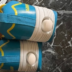 輪付きの靴の画像