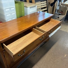 木製カウンター　キッチン収納　食器棚の画像