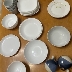 食器たくさん　セット　まとめ売り　皿　大阪　売りますの画像