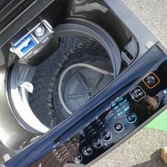 Comfee’コンフィー(COMFEE) 2024年　全自動洗濯機 6kg  部屋干し 風乾燥　 除菌 8つの洗濯コース 　ガラスドアの画像