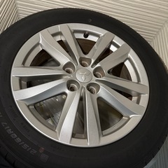 ノーマルタイヤの画像