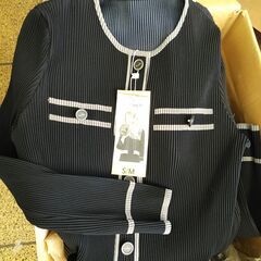 品質保証☆配達有り！500円(税込）個数有り コストコ [Yoicheu] Women's Pleats Cardigan カーディガンS/M M/Lの画像