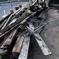 廃材（薪ストーブの薪に最適）
の画像