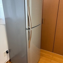 SHARP冷蔵庫の画像