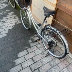 リサイクルショップどりーむ荒田店　No573 自転車　シティサイクル　２４インチ　ライト付き　鍵付き　小柄な方でも乗れます♪　シンプルで乗りやすい♪　チェーンフルカバーで長持ち♪の画像