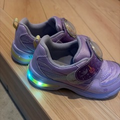 ラプンツェル靴　光るの画像