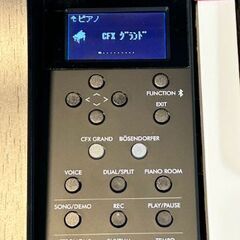 ヤマハ　電子ピアノ　CLP-745R　中古　2022年製の画像
