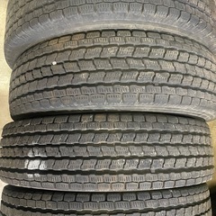 スタッドレスタイヤ4本の画像