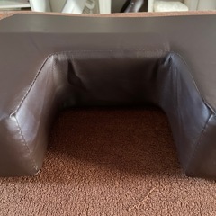 マッサージ用の胸枕と枕の画像