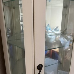 鏡張りの棚の画像
