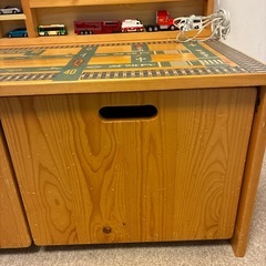 トミカ　プラレール　収納机の画像