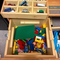 トミカ　プラレール　収納机の画像