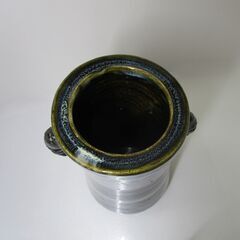 花瓶(黒緑色)の画像