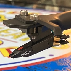 Pro-Ject Audio Systems Essential III THE BEATLES S.PEPPERS アナログレコードプレーヤーの画像