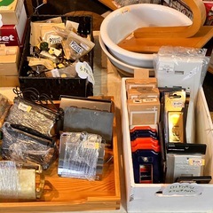 DIYパーツいろいろ　330円〜　ドアノブや引き出しの取っ手　ハンガー　ペーパーホルダー他の画像