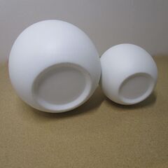 白いアクアポット(大小セット)の画像