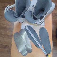 ジュニア　子供　スキーブーツ　スキー靴　インナーソールが２３ｃｍの画像