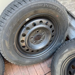 純正鉄チンホイール付スタッドレスタイヤ4本セット　195／65R15 15インチの画像