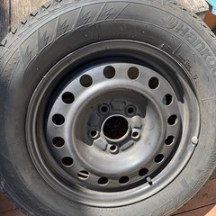 純正鉄チンホイール付スタッドレスタイヤ4本セット　195／65R15 15インチの画像