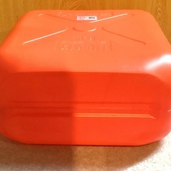 購入後1度のみ使用の18L灯油専用ポリタンク　11/23までの出品予定をご理解くださいの画像