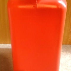 購入後1度のみ使用の18L灯油専用ポリタンク　11/23までの出品予定をご理解くださいの画像