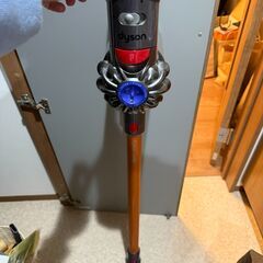 Dyson V8 Fluffy SV10FF2 コードレス掃除機 イエローの画像