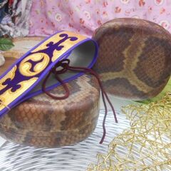 新品未使用　5.500円　沖縄三線専用ナイロンプリントチーガと胴巻きセット　二点から選択の画像