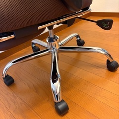 新品級 YAMAZENフルリクライニングゲーミングチェア スライドオットマン付の画像