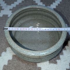 メダカ鉢の画像