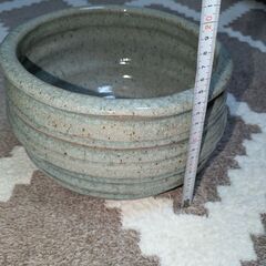 メダカ鉢の画像