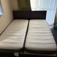 【クイーンサイズ】ニトリ　ベッドフレームの画像