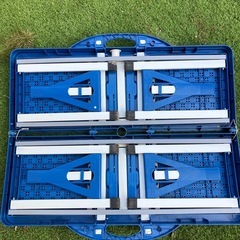 折りたたみテーブルセットの画像