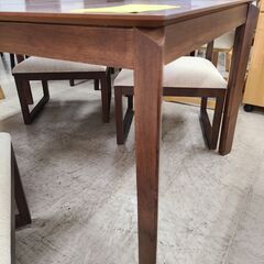 J1795【リユースのサカイ柏店】東馬　拡張式ダイニングテーブルセット　椅子4脚付　クリーニング済　の画像