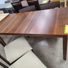 J1795【リユースのサカイ柏店】東馬　拡張式ダイニングテーブルセット　椅子4脚付　クリーニング済　の画像