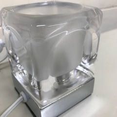 万代店　ニトリ　ガラス　照明　ランプの画像