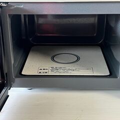 山善 フラット電子レンジ YRL-F018E6 ブラック YAMAZEN 　動作OK　700Wの出力を持つ電子レンジの画像