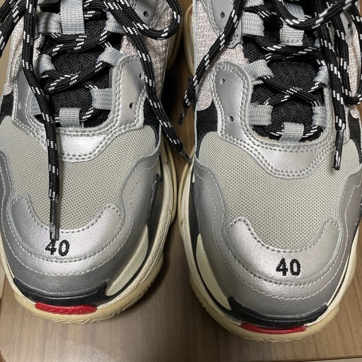 バレンシアガ　トリプルS