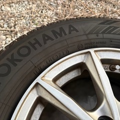 185/70r14 ホイール付きスタッドレスタイヤ4本 2022年製の画像