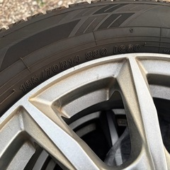 185/70r14 ホイール付きスタッドレスタイヤ4本 2022年製の画像