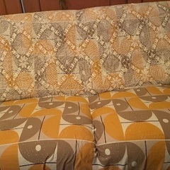 広々している大きなソファーです。の画像