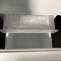 I 2511-343 ノンフロン冷凍冷蔵庫 2023年製 全定格内容積156L 動作確認済み キズ 汚れありの画像