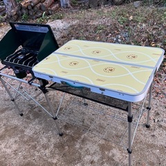 コールマンツーバーナー、キッチン、ランタンセット　の画像