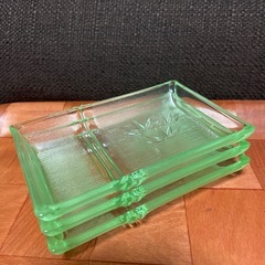 ガラスの器　三枚の画像