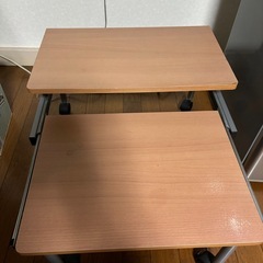 パソコンデスクの画像