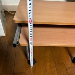 パソコンデスクの画像