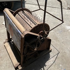 昭和の良き時代、足踏み式脱穀機の画像