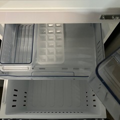 I 2511-344 ヤマダホールディングス ノンフロン冷凍冷蔵庫 YRZ-F15MK 2024年製 全定格内容積159L 動作確認済み キズ 汚れありの画像