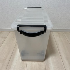 プラスチック製収納ボックスの画像