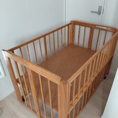 ベビーベッドの画像