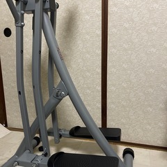 クロストレーナー  フィットネス ジム トレーニングの画像